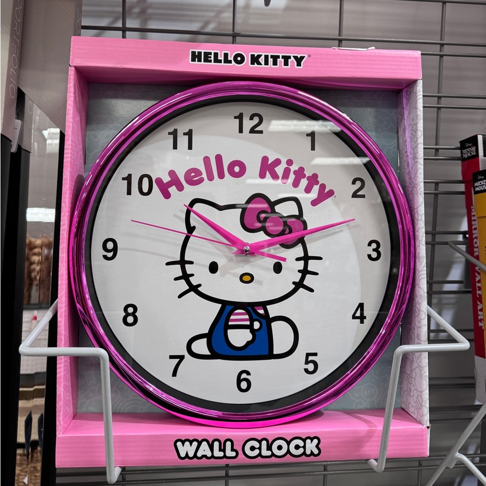 HELLO KITTY WALL CLOCK (Brand new)